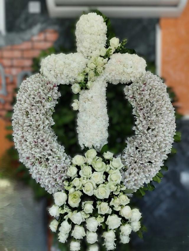 Wreath for mourning, cross for requiem and funeral | ծաղիկների առաքում Երևանում