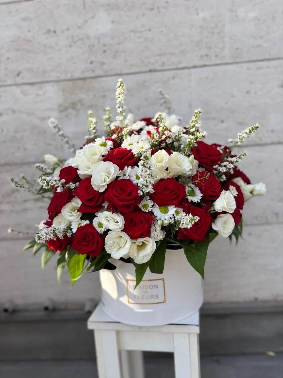 A gorgeous bouquet of 21 burgundy roses, white lisianthus and chrysanthemums |Gift delivery appears | ծաղիկների առաքում Երևանում