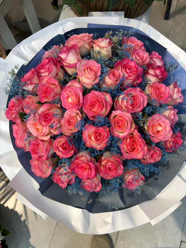 A luxurious bouquet | ծաղիկների առաքում Երևանում