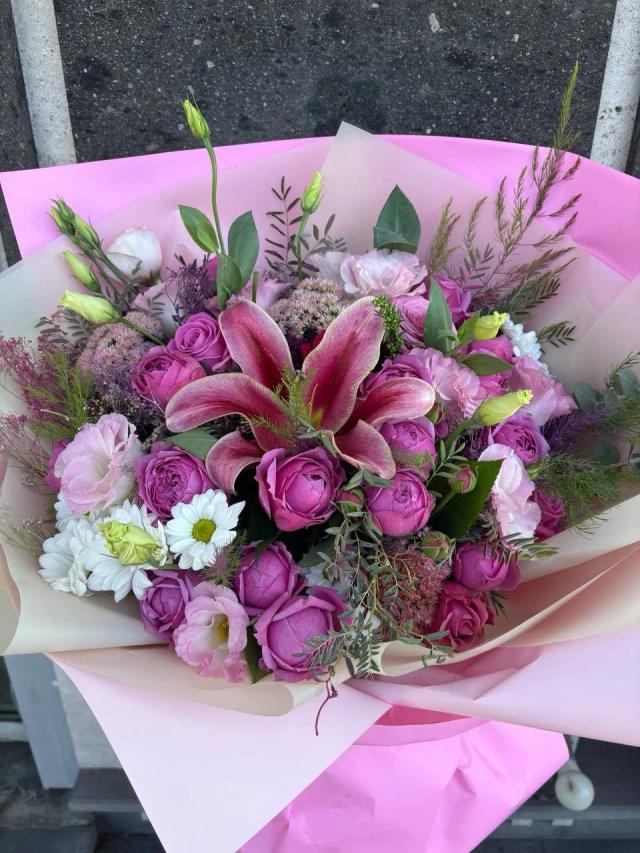 Pink bouquet | ծաղիկների առաքում Երևանում