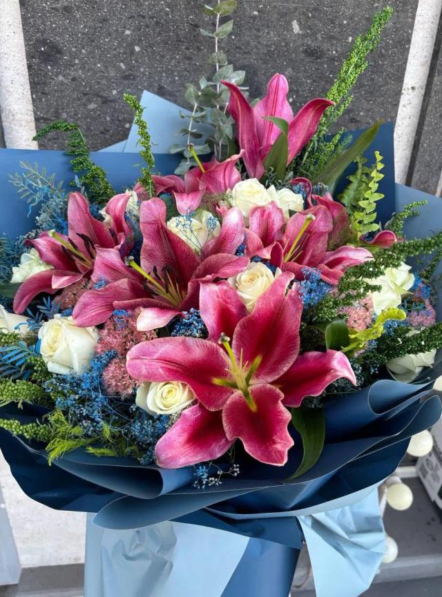 A bunch of beauty | ծաղիկների առաքում Երևանում
