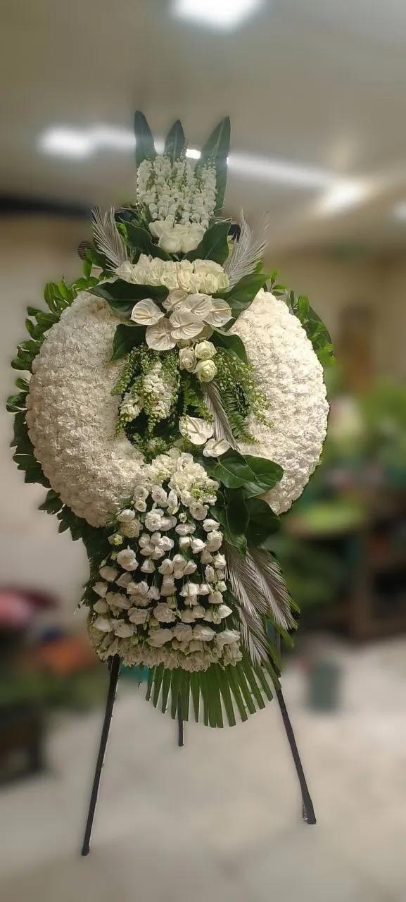 Wreath - White Memorial Arrangement with fast delivery | ծաղիկների առաքում Երևանում