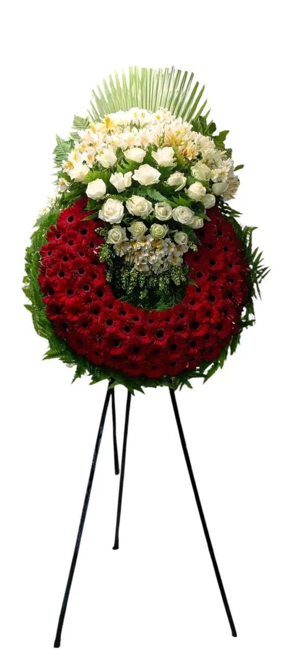 Wreath: delicate red-white flowers available for delivery | ծաղիկների առաքում Երևանում