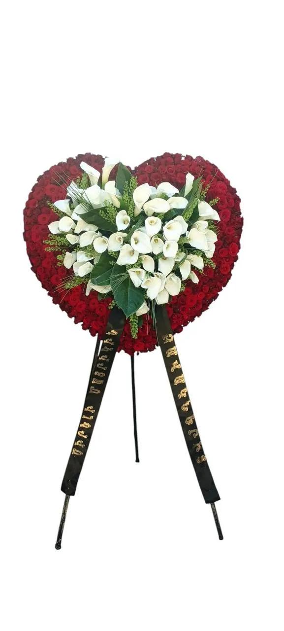 Wreath - Heart Shaped Red and White Arrangement with Fast Shipping | ծաղիկների առաքում Երևանում