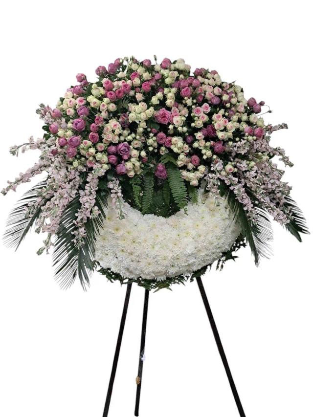 Wreath of Peony and Peony Roses with Chrysanthemum and Matthiola | ծաղիկների առաքում Երևանում