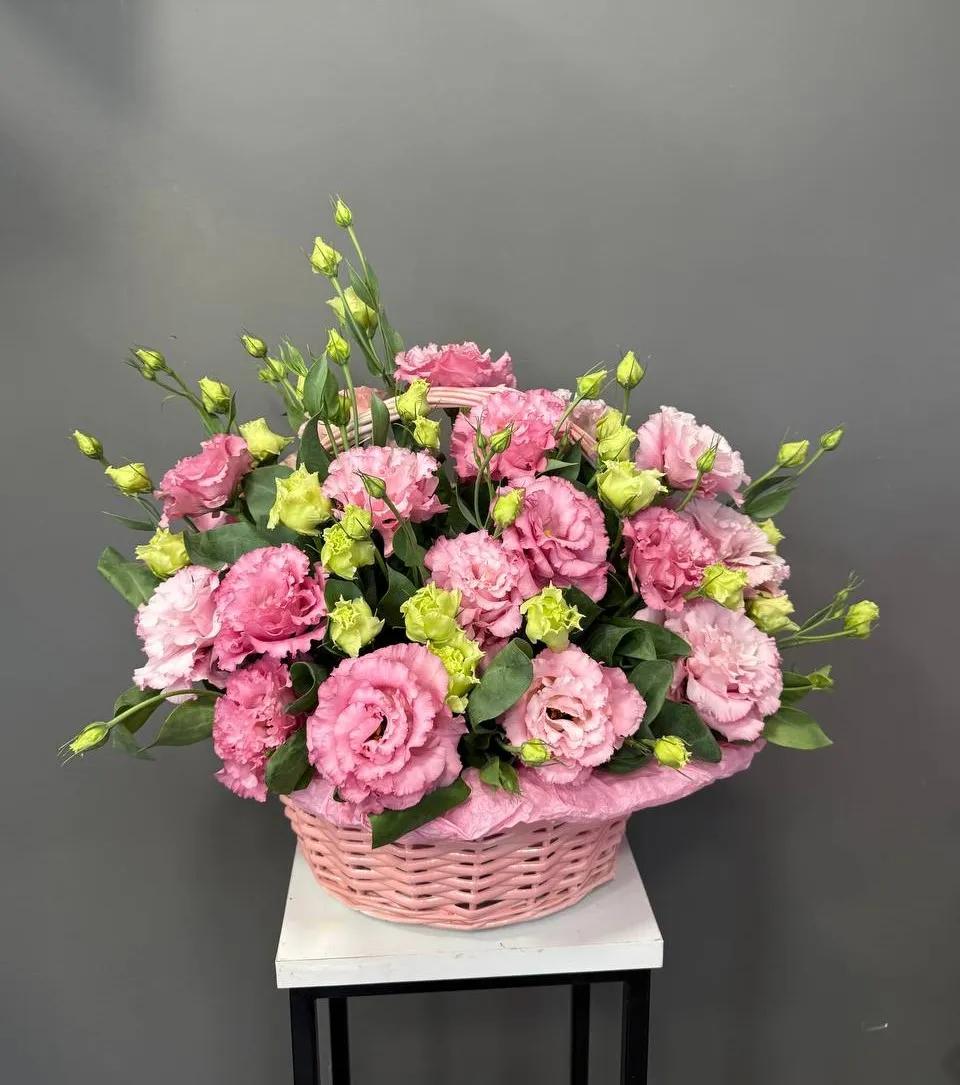 Lisianthus in a basket | ծաղիկների առաքում Երևանում