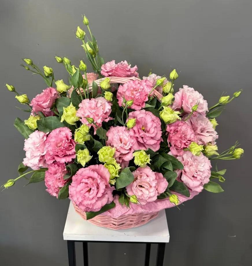 Lisianthus in a basket | ծաղիկների առաքում Երևանում