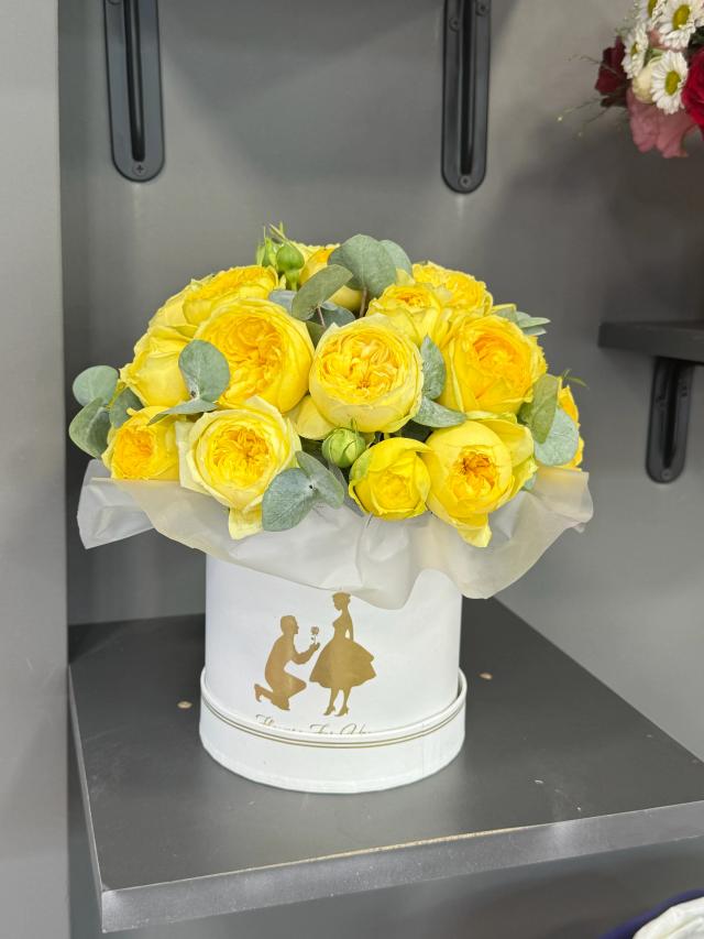 Box with peonies | ծաղիկների առաքում Երևանում