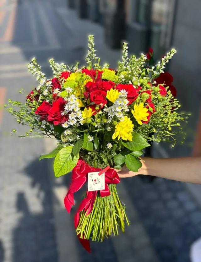 A creative bunch | ծաղիկների առաքում Երևանում
