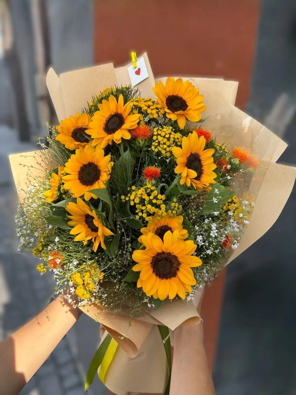 A bunch of sunflowers | ծաղիկների առաքում Երևանում