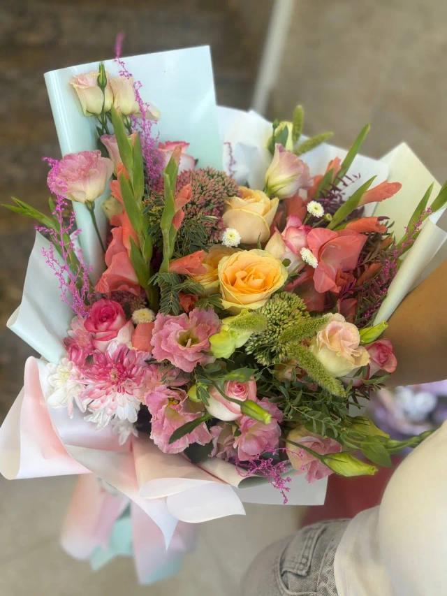 Creative bouquet | ծաղիկների առաքում Երևանում