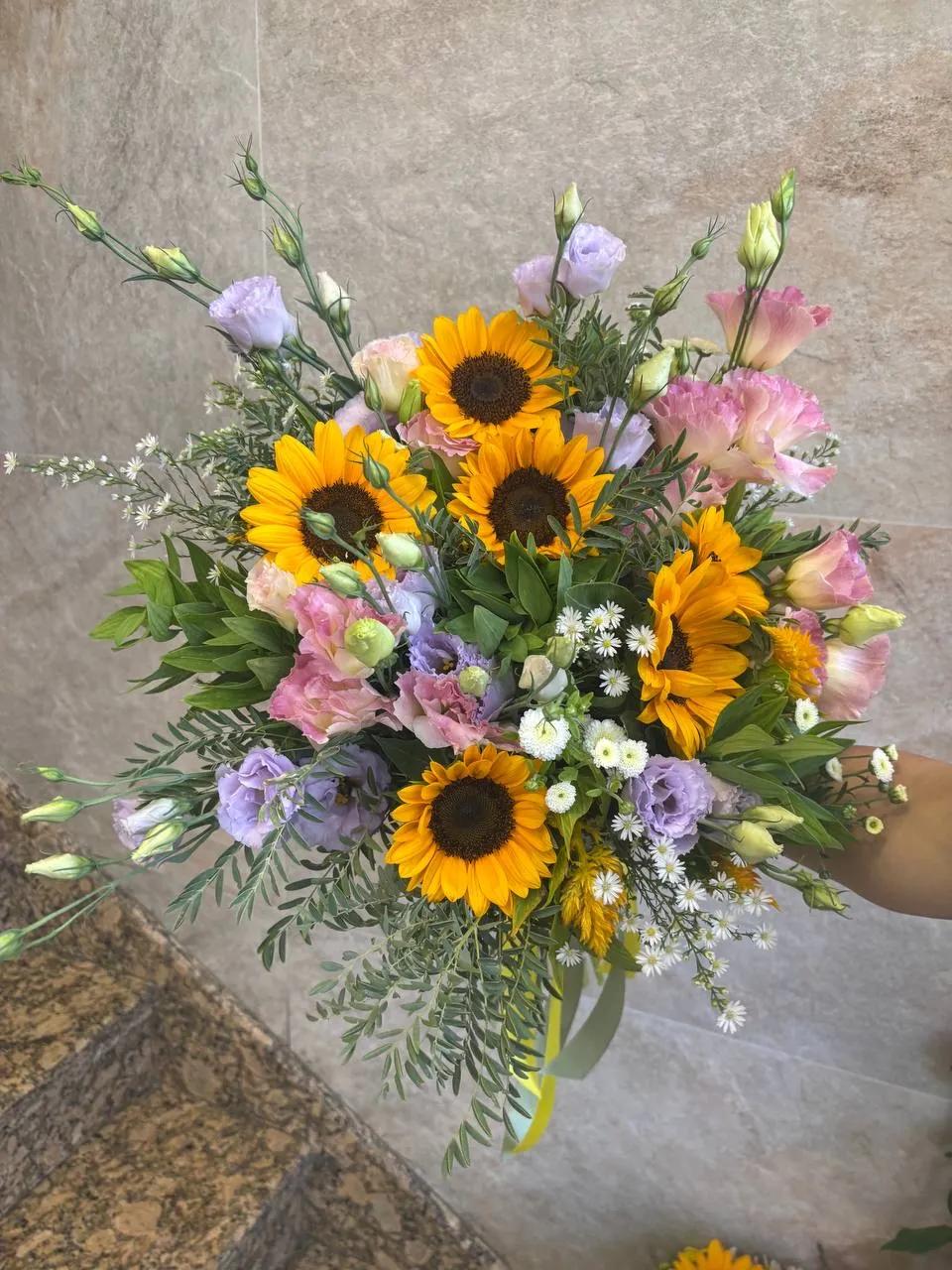 Creative bouquet | ծաղիկների առաքում Երևանում