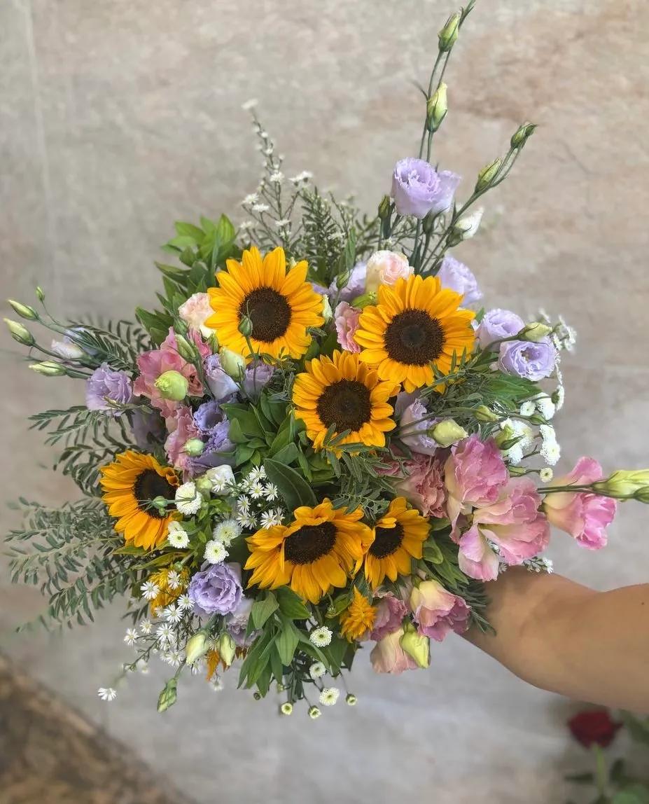 Creative bouquet | ծաղիկների առաքում Երևանում
