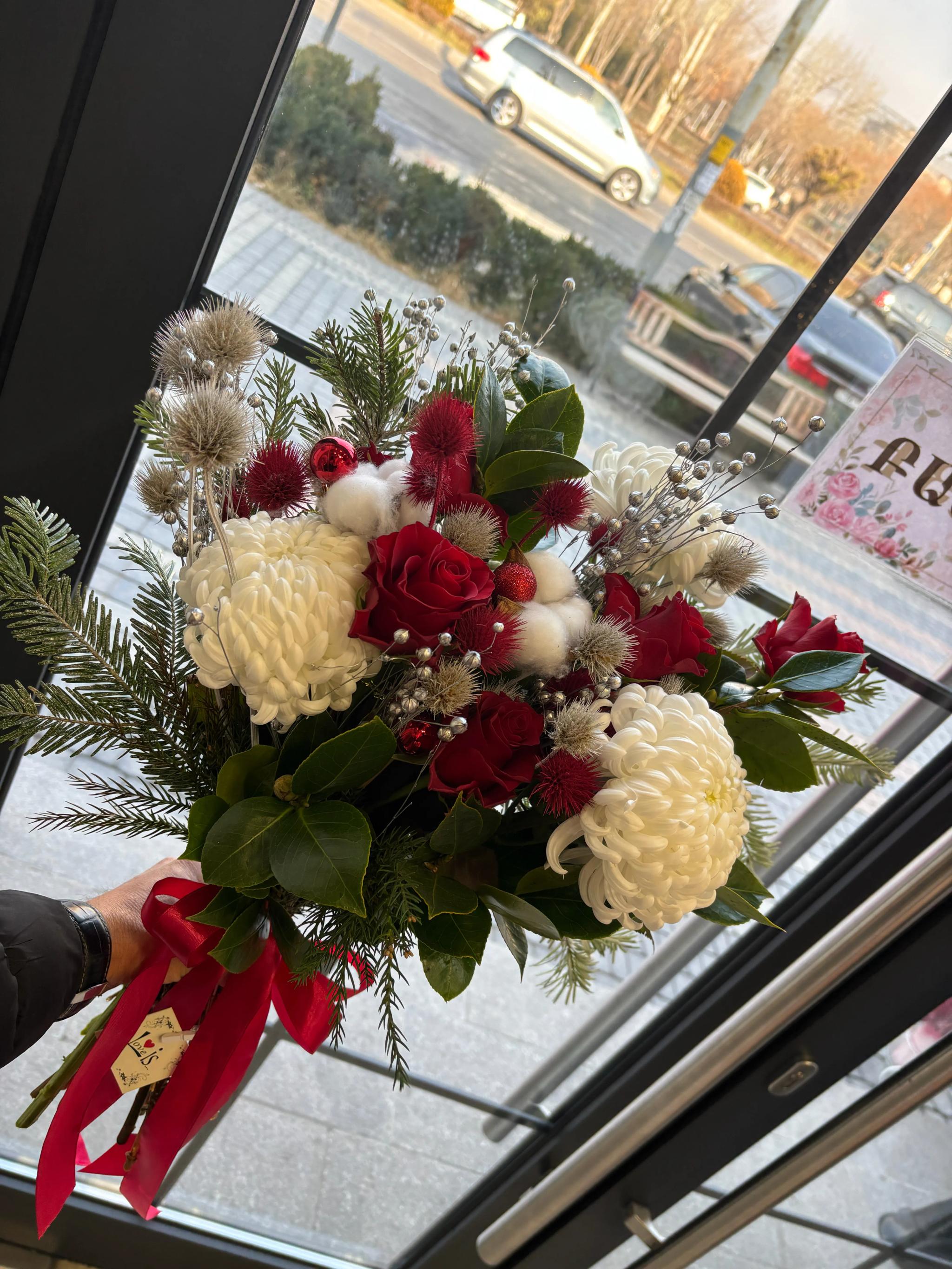 Festive bunch | ծաղիկների առաքում Երևանում