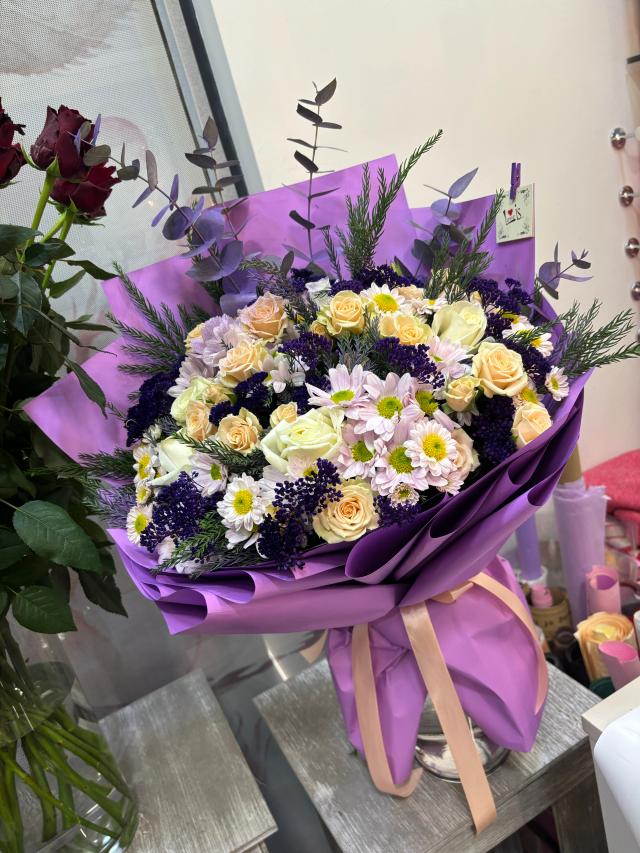 Purple bunch | ծաղիկների առաքում Երևանում