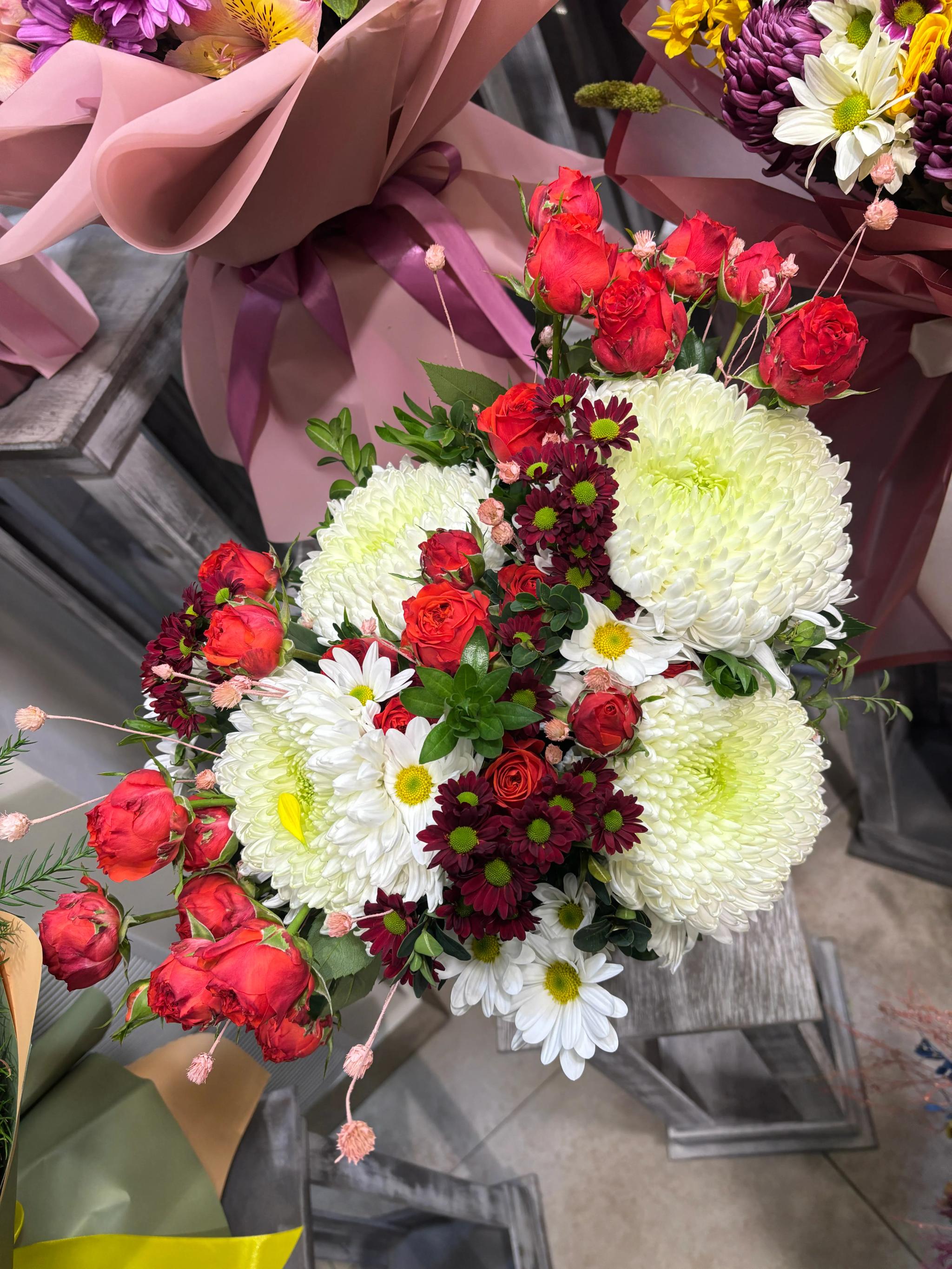 Festive bunch | ծաղիկների առաքում Երևանում