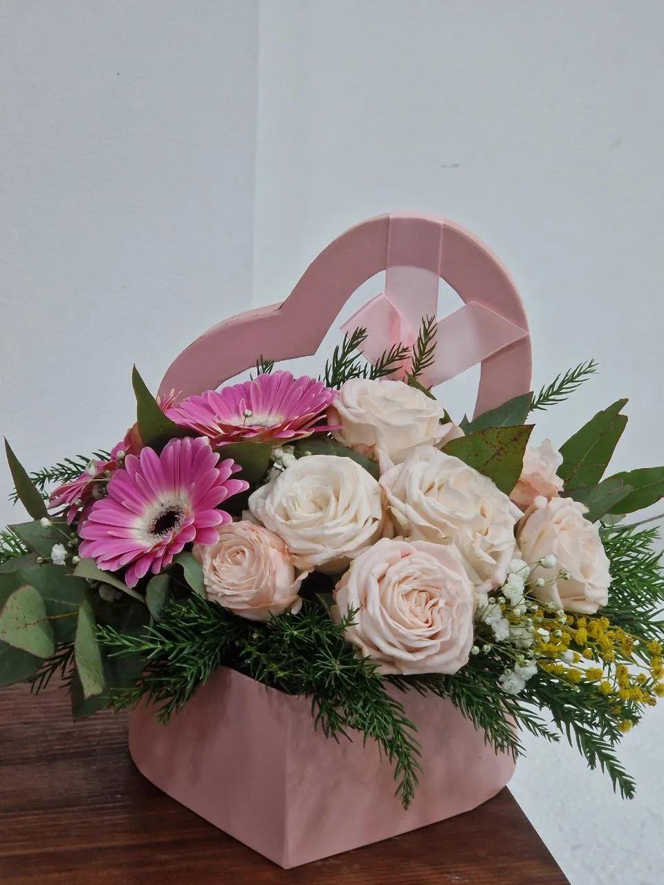 Roses and gerbera in a heart-shaped box | ծաղիկների առաքում Երևանում