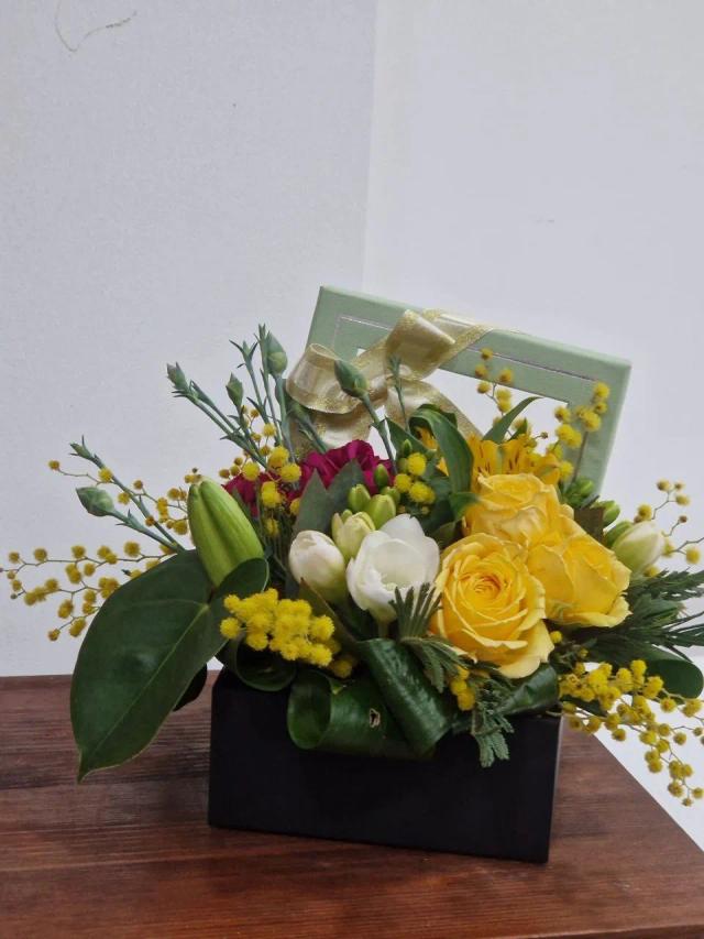 Creative flowers in a box | ծաղիկների առաքում Երևանում
