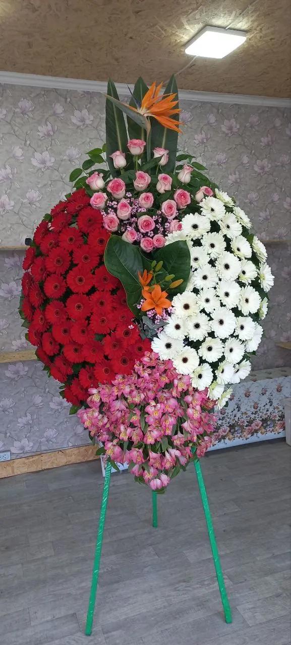 Ծաղկեպսակ գերբերաներով, վարդերով և ալստրոմերիաներով | ծաղիկների առաքում Երևանում