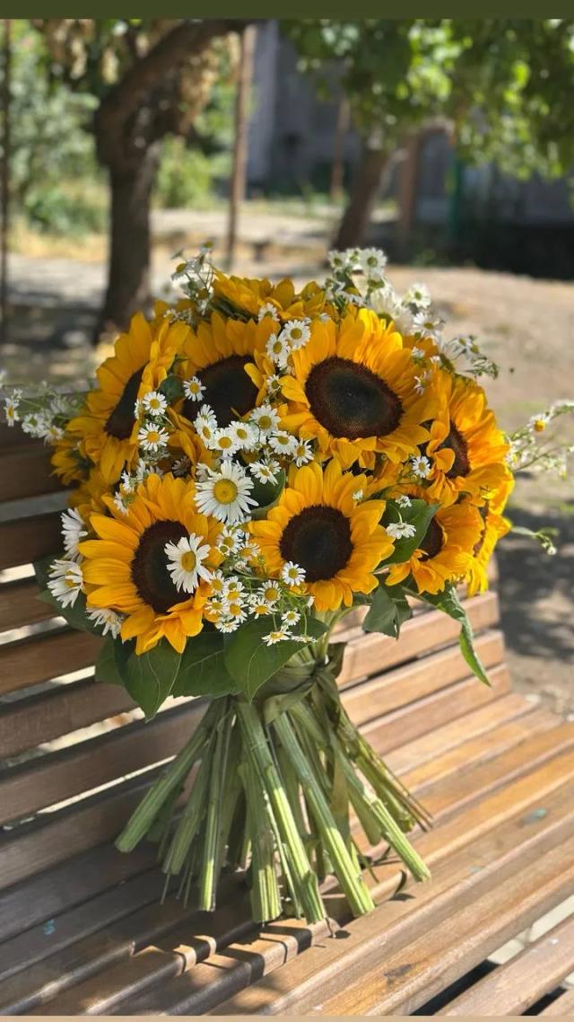 A bunch of sun | ծաղիկների առաքում Երևանում