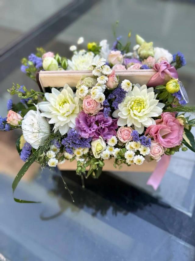 Floral mix in a box | ծաղիկներ, ծաղկեպսակներ, բույսեր - առաքում Երևան