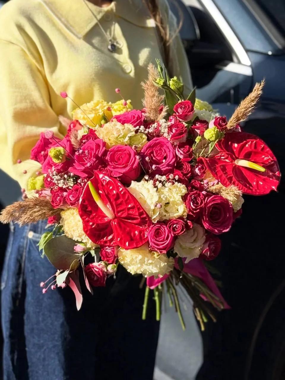 A colorful bouquet | ծաղիկների առաքում Երևանում
