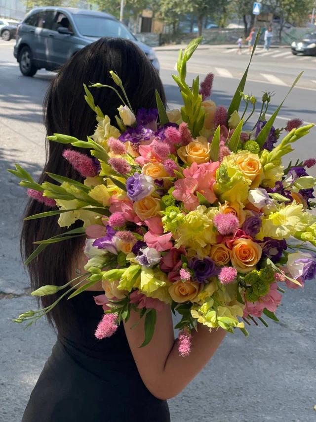A bright colorful bouquet | ծաղիկների առաքում Երևանում