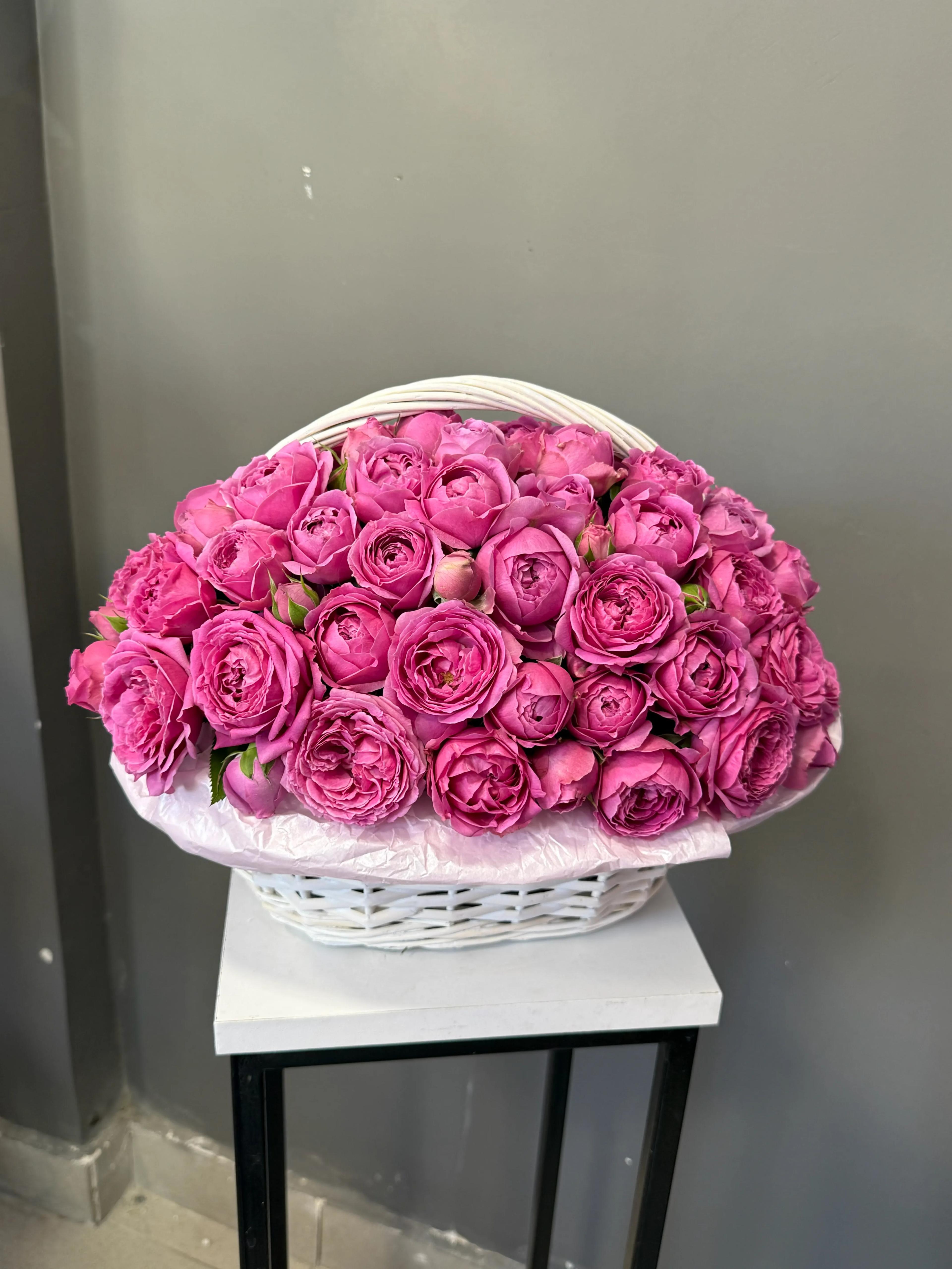 A basket of peonies | ծաղիկներ, ծաղկեպսակներ, բույսեր - առաքում Երևան A basket of peonies | ծաղիկներ, ծաղկեպսակներ, բույսեր - առաքում Երևան