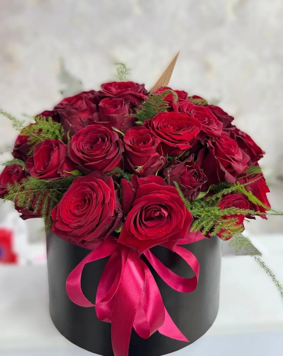 Розы в коробке Розы в коробке | ծաղիկների առաքում Երևանում