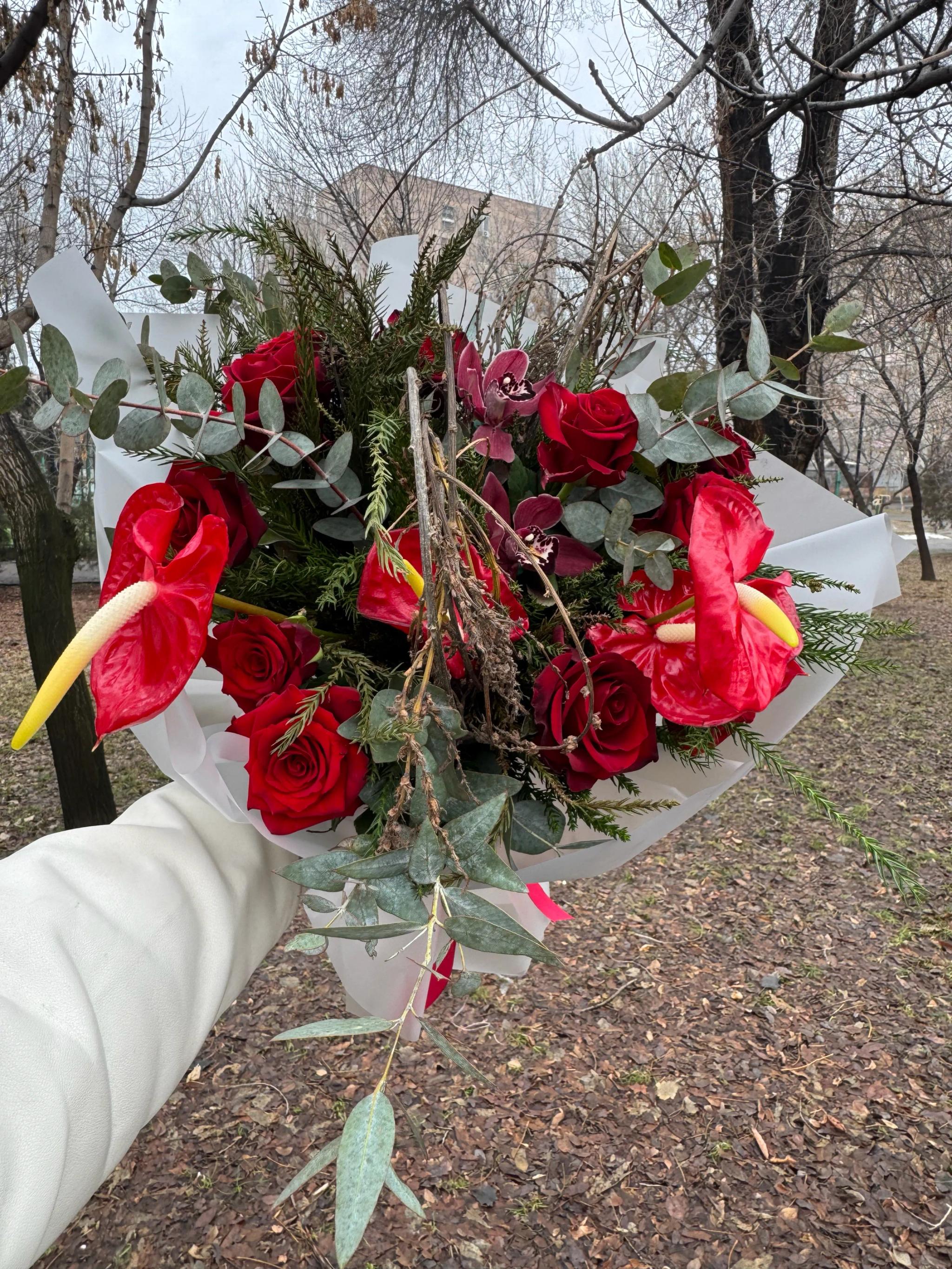 A luxurious floral mix | ծաղիկներ, ծաղկեպսակներ, բույսեր Երևան A luxurious floral mix | ծաղիկներ, ծաղկեպսակներ, բույսեր Երևան