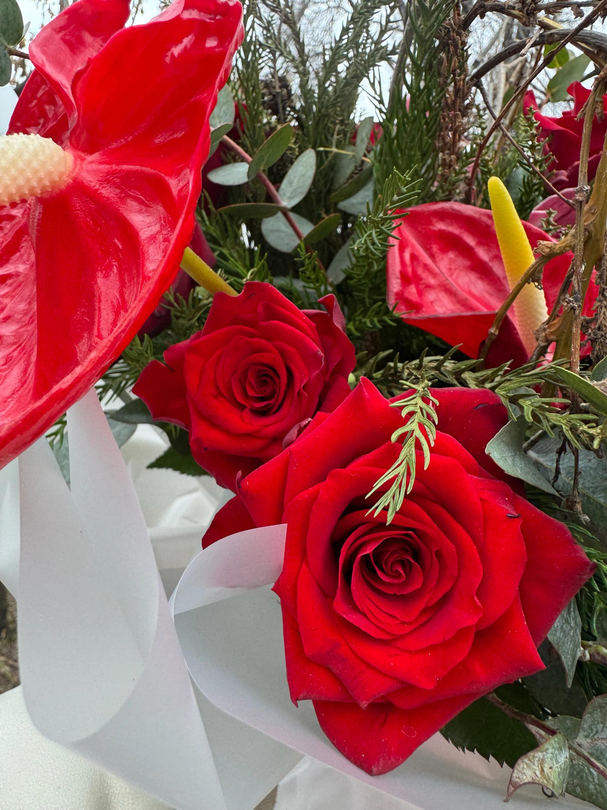 A luxurious floral mix | ծաղիկներ, ծաղկեպսակներ, բույսեր Երևան A luxurious floral mix | ծաղիկներ, ծաղկեպսակներ, բույսեր Երևան