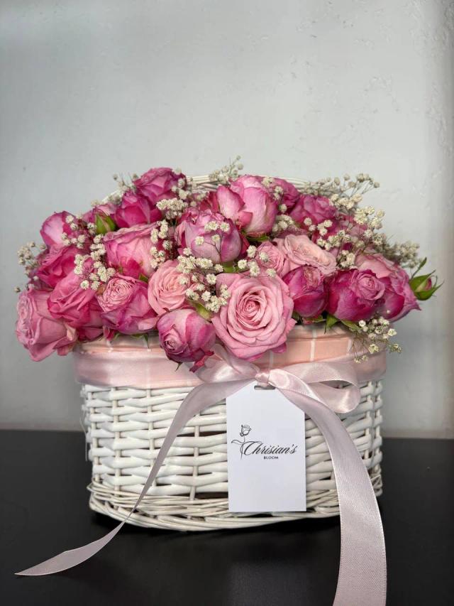 Roses in a basket | ծաղիկներ, ծաղկեպսակներ, բույսեր - առաքում Երևան Roses in a basket | ծաղիկներ, ծաղկեպսակներ, բույսեր - առաքում Երևան