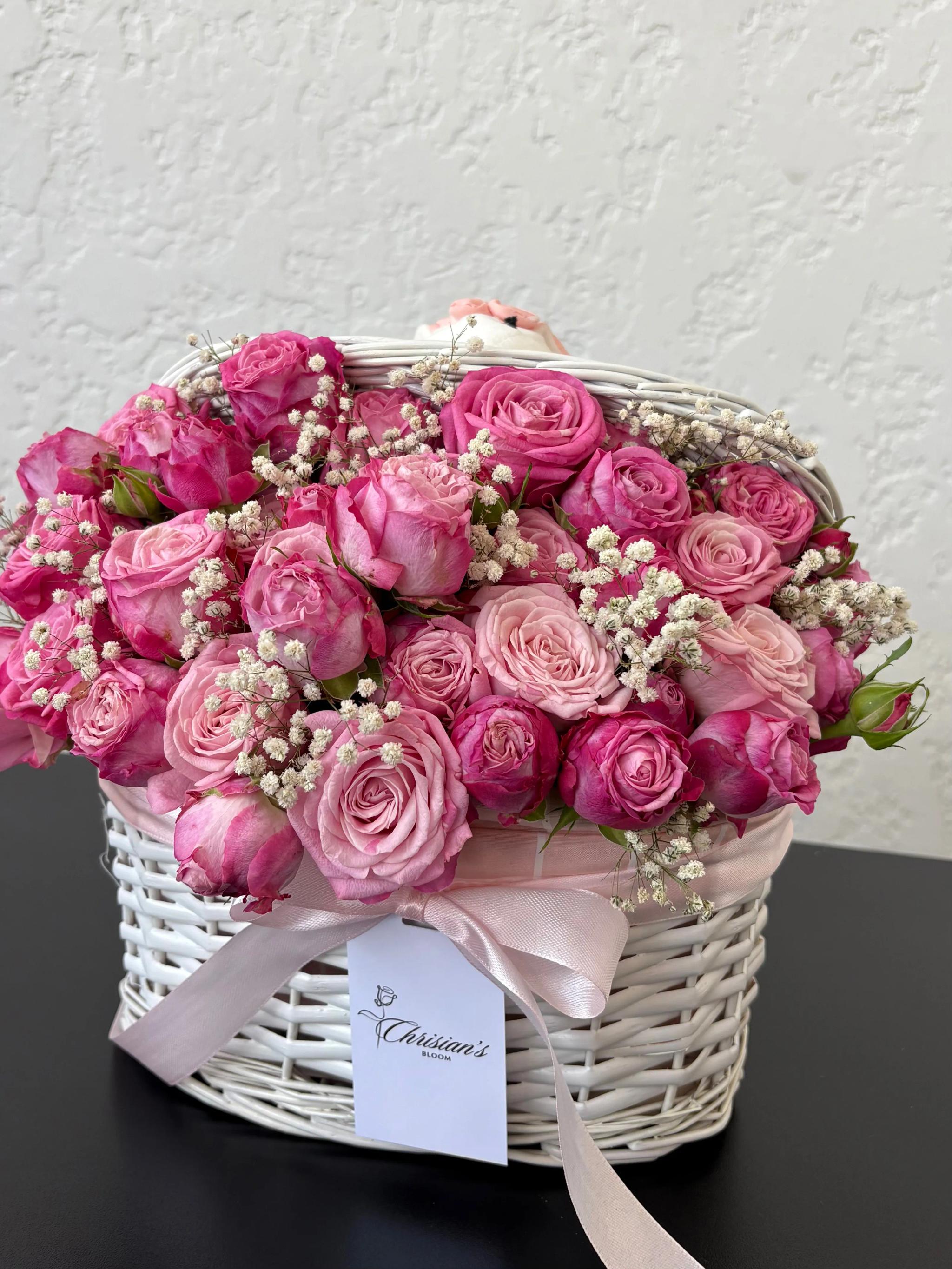 Roses in a basket | ծաղիկներ, ծաղկեպսակներ, բույսեր Երևան Roses in a basket | ծաղիկներ, ծաղկեպսակներ, բույսեր Երևան