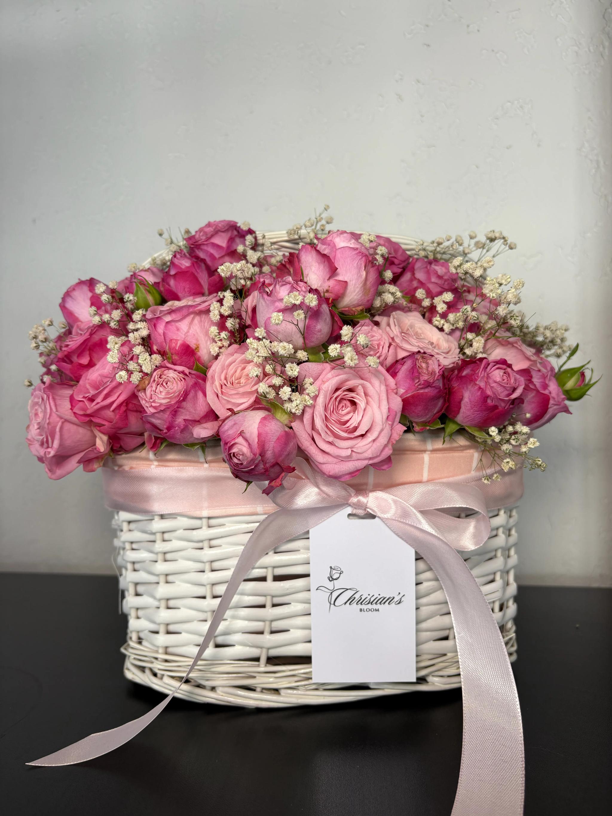 Roses in a basket | ծաղիկներ, ծաղկեպսակներ, բույսեր Երևան Roses in a basket | ծաղիկներ, ծաղկեպսակներ, բույսեր Երևան