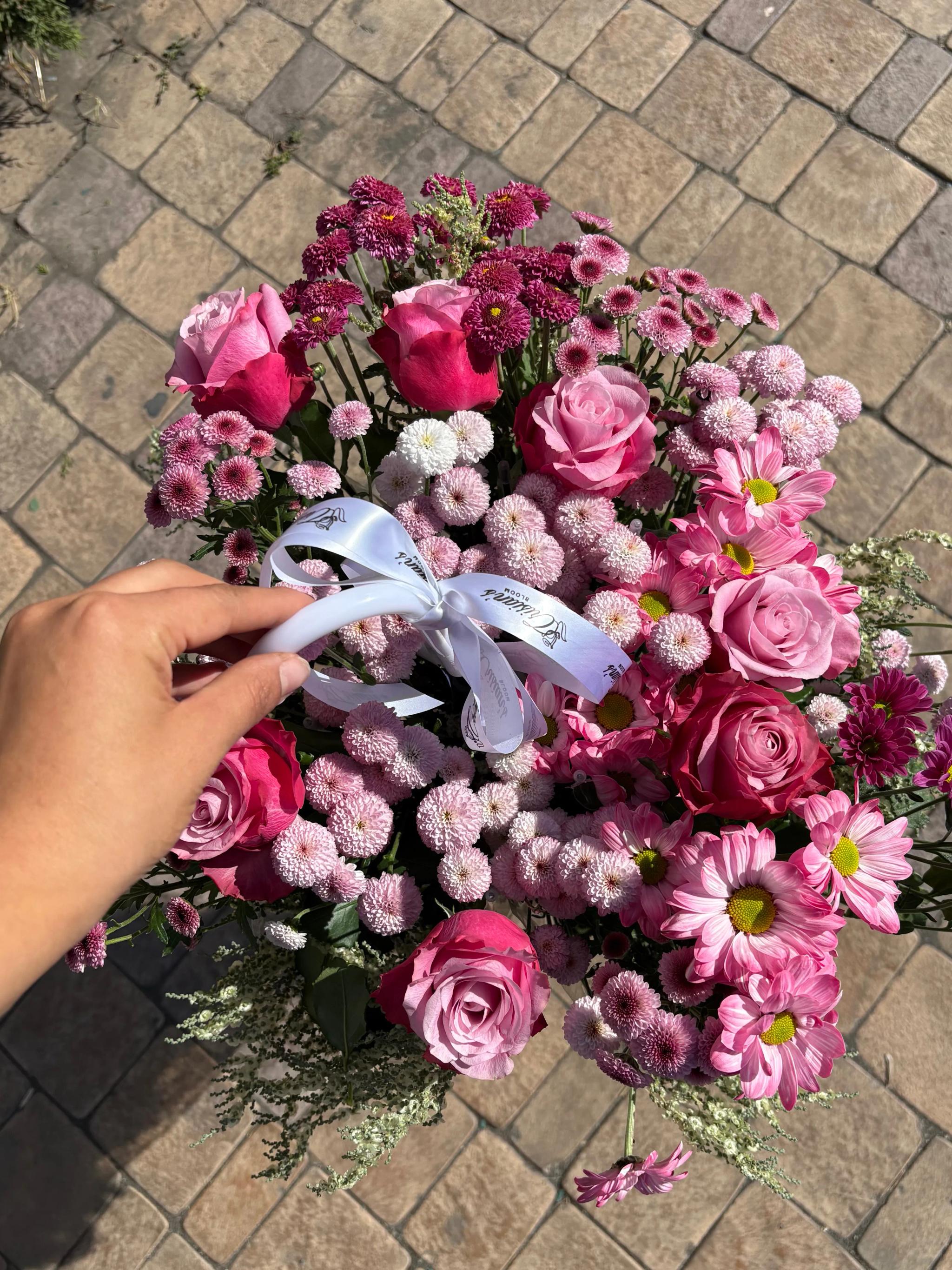Flowers in a raincoat | ծաղիկներ, ծաղկեպսակներ, բույսեր Երևան Flowers in a raincoat | ծաղիկներ, ծաղկեպսակներ, բույսեր Երևան