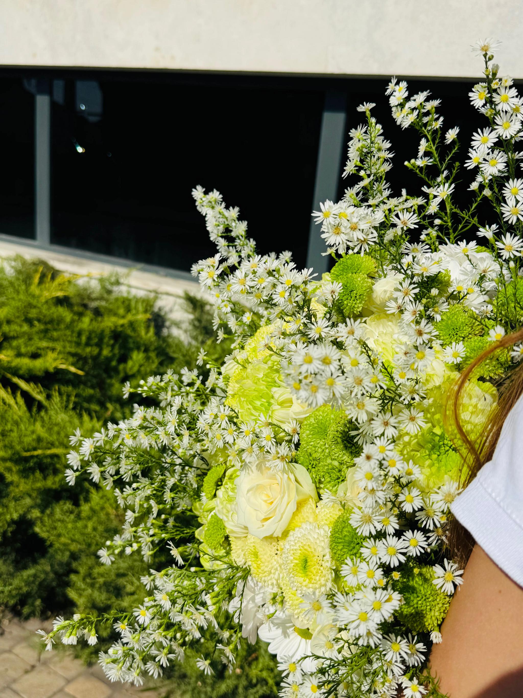 Elegant Bunch | ծաղիկներ, ծաղկեպսակներ, բույսեր Երևան Elegant Bunch | ծաղիկներ, ծաղկեպսակներ, բույսեր Երևան