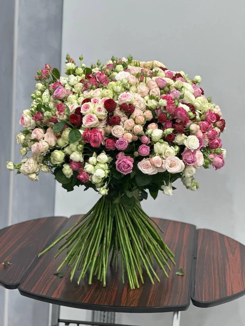 Luxurious bouquet with 101 roses | ծաղիկներ, ծաղկեպսակներ, բույսեր Երևան Luxurious bouquet with 101 roses | ծաղիկներ, ծաղկեպսակներ, բույսեր Երևան