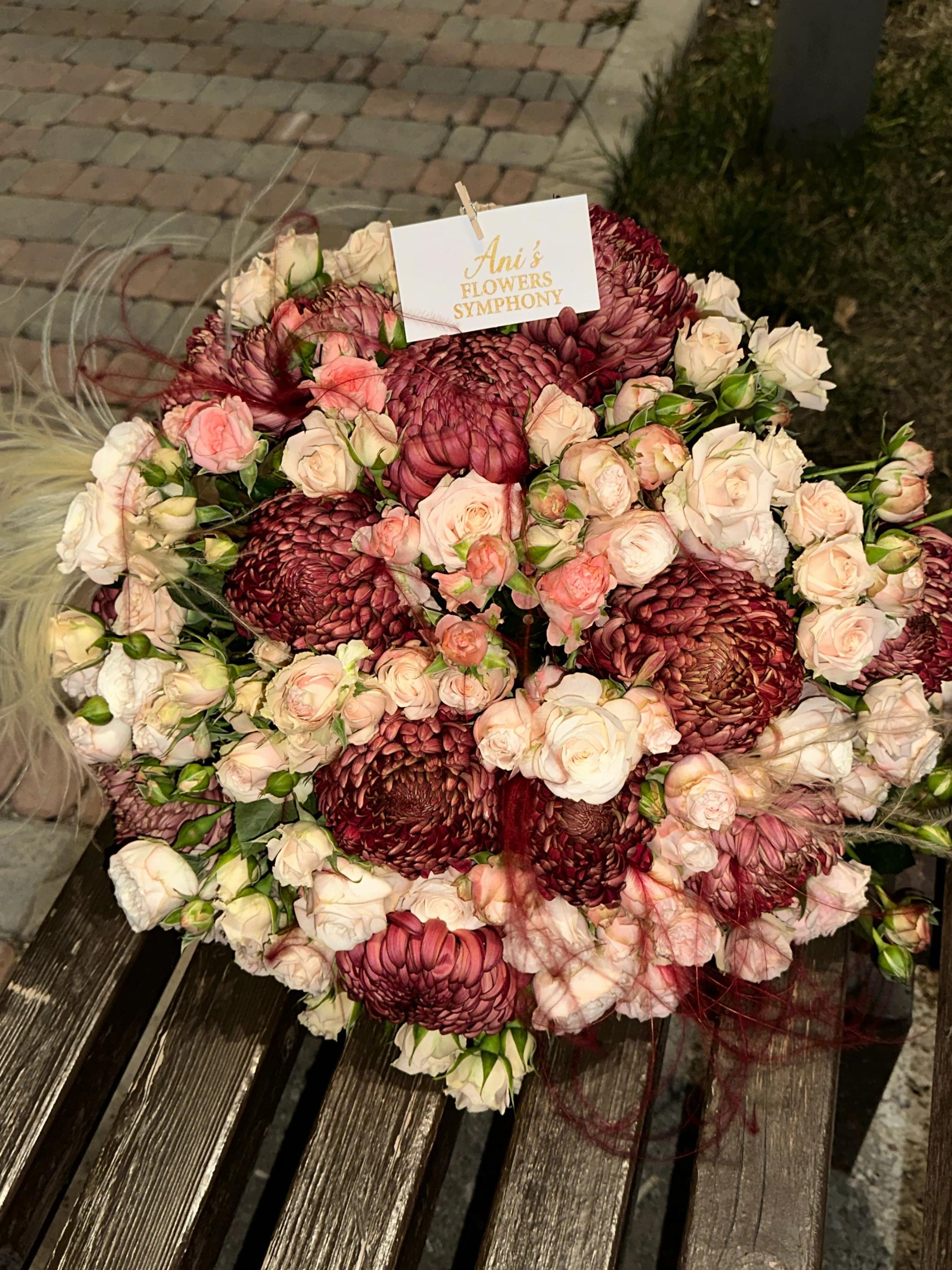 A luxurious bouquet | ծաղիկներ, ծաղկեպսակներ, բույսեր Երևան A luxurious bouquet | ծաղիկներ, ծաղկեպսակներ, բույսեր Երևան