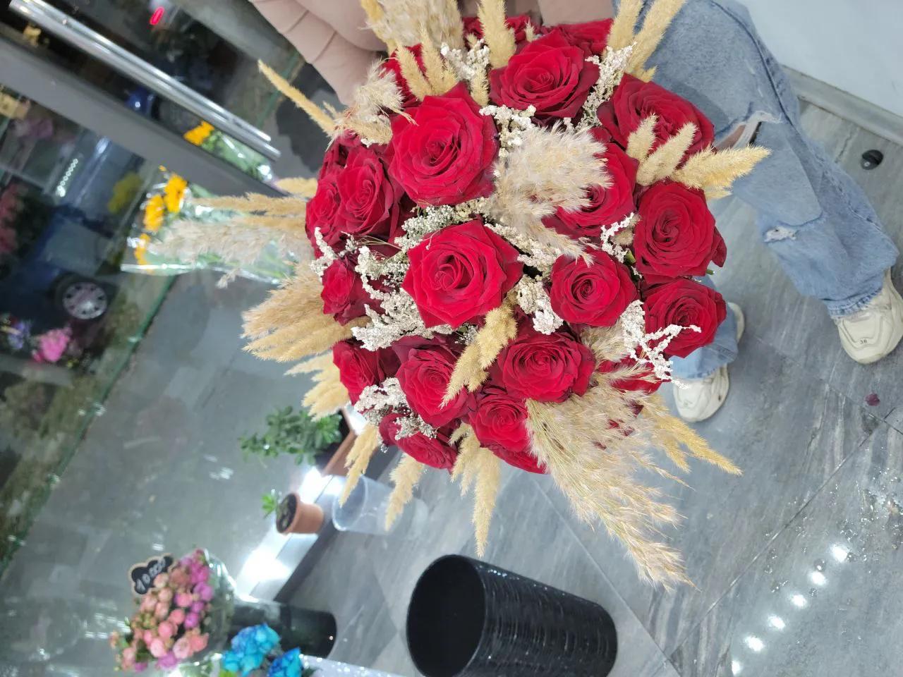Creative bouquet of roses | ծաղիկներ, ծաղկեպսակներ, բույսեր Երևան Creative bouquet of roses | ծաղիկներ, ծաղկեպսակներ, բույսեր Երևան