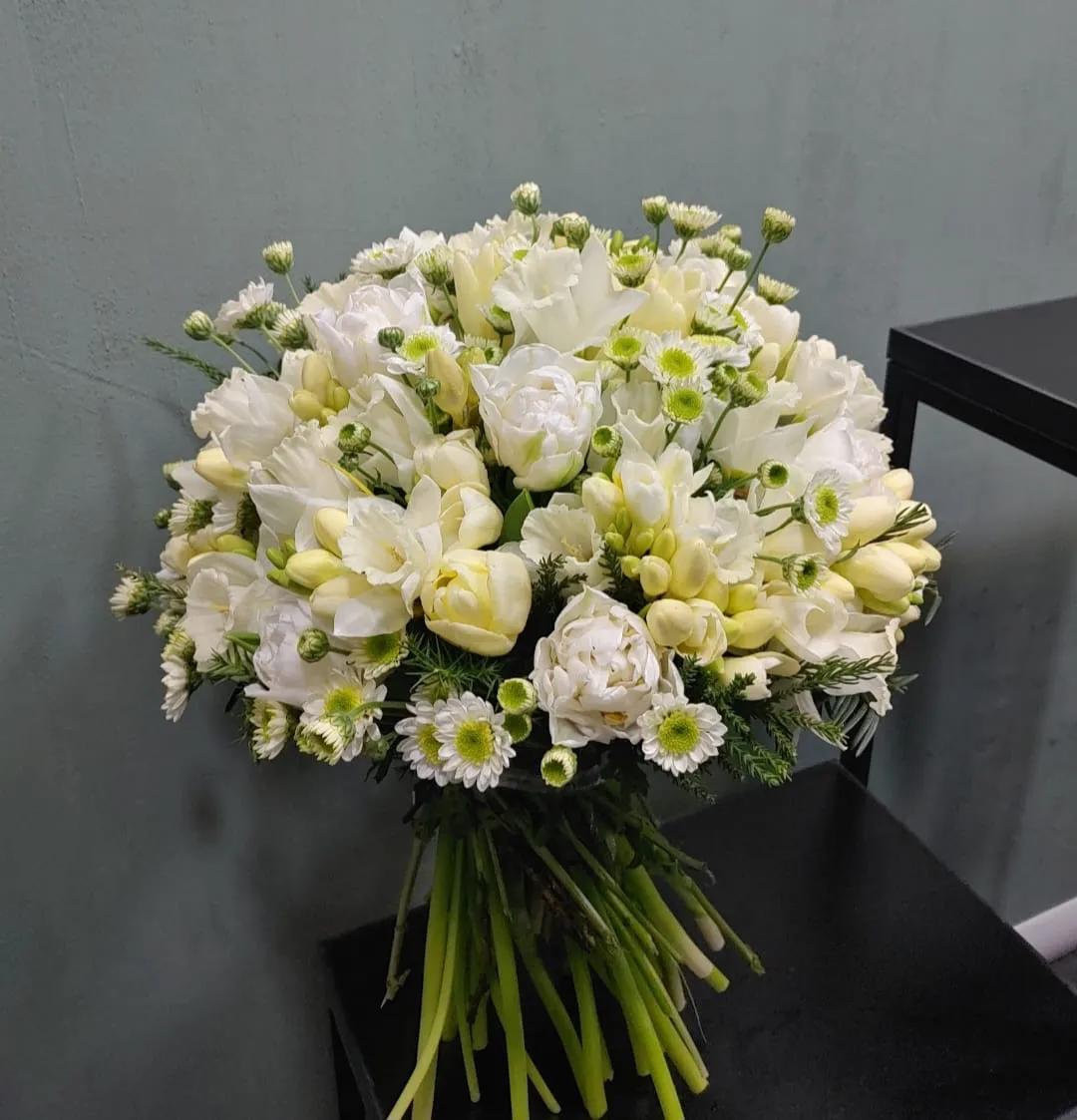 White bunch | ծաղիկներ, ծաղկեպսակներ, բույսեր Երևան White bunch | ծաղիկներ, ծաղկեպսակներ, բույսեր Երևան
